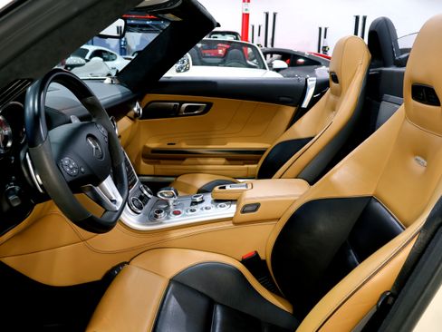 Used 2012 Mercedes-Benz SLS AMG image 21
