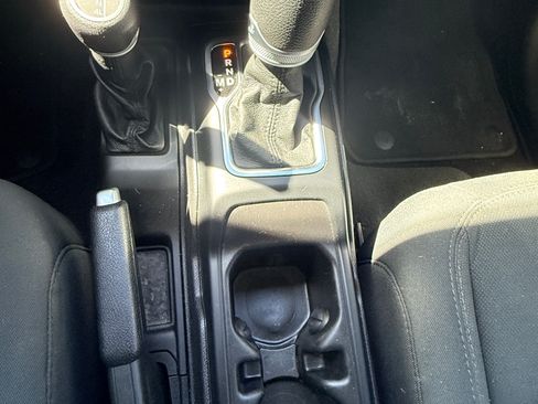 Used 2021 Jeep Gladiator Sport image 20