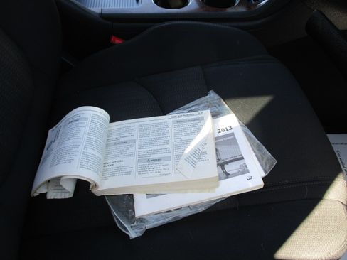 Used 2013 Chevrolet Traverse LT image 31