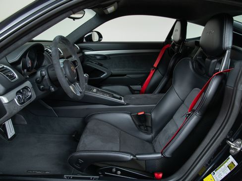 Used 2016 Porsche Cayman GT4 image 17