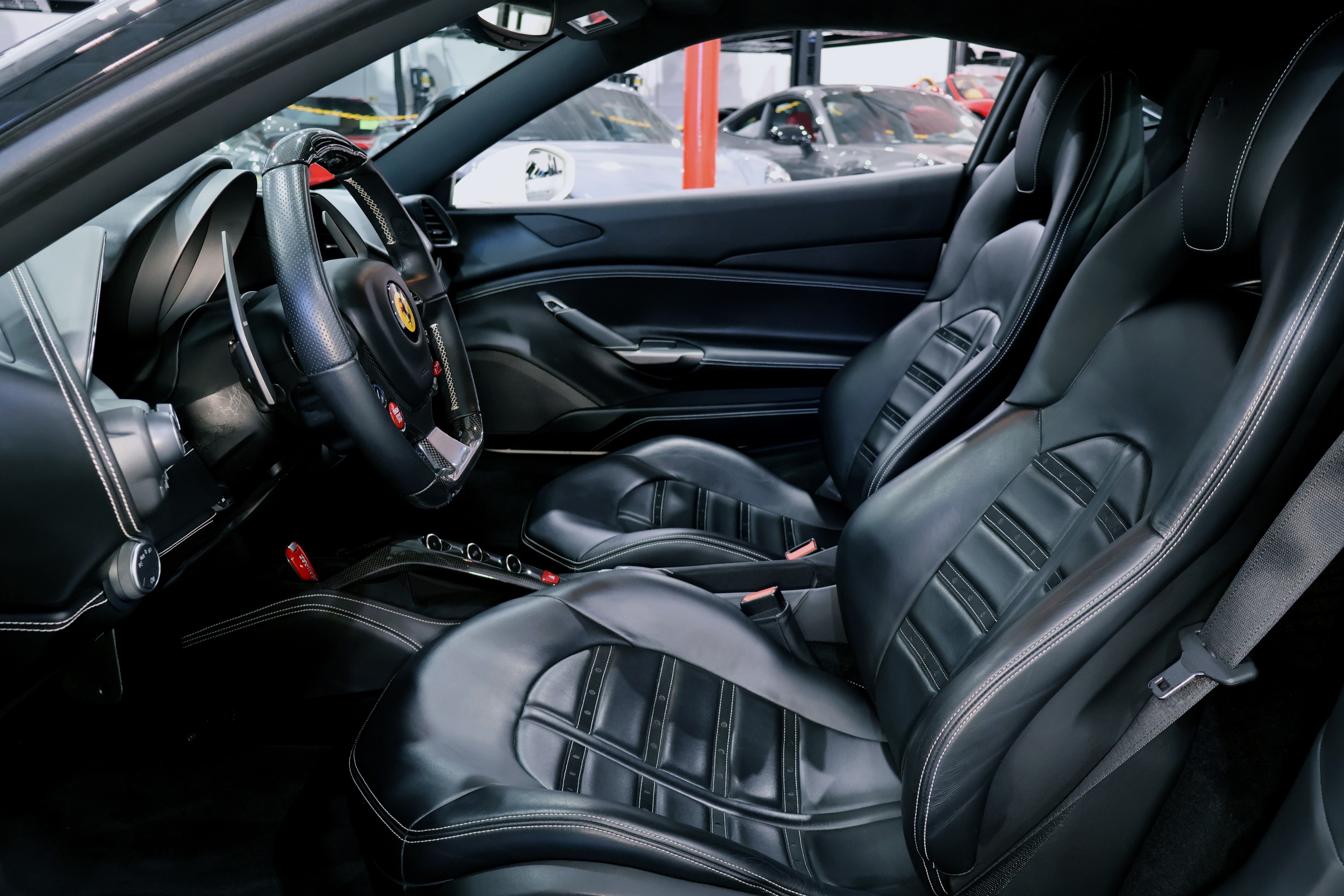 Used 2016 Ferrari 488 GTB RWD image 19