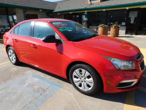 Used 2016 Chevrolet Cruze LS image 2