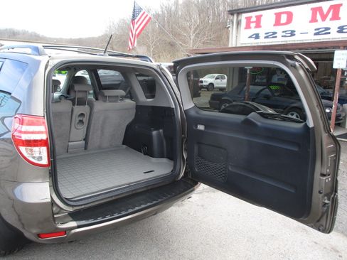 Used 2011 Toyota RAV4 image 51