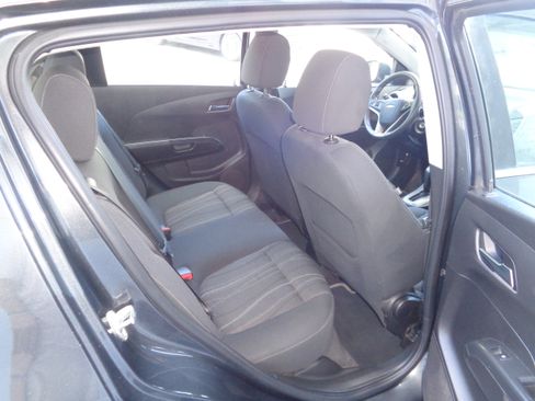 Used 2016 Chevrolet Sonic LT Hatchback FWD image 8