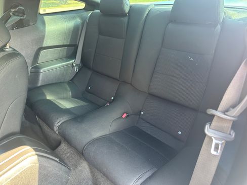Used 2012 Ford Mustang image 8