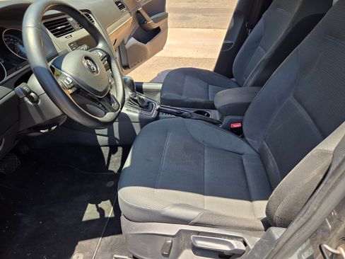 Used 2016 Volkswagen Golf image 24