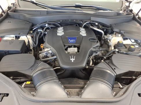 Used 2019 Maserati Levante S GranLusso AWD/4WD image 25