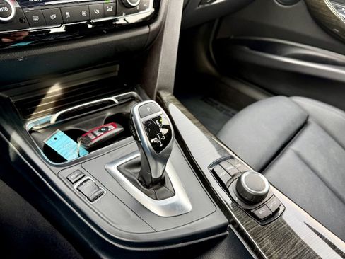 Used 2018 BMW 330i xDrive image 21