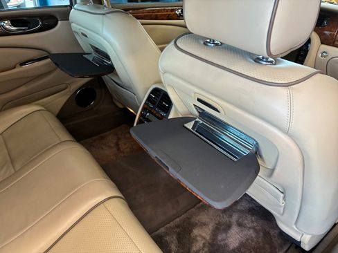 Used 2009 Jaguar XJ Vanden Plas RWD image 36