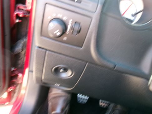 Used 2010 Dodge Challenger R/T image 9