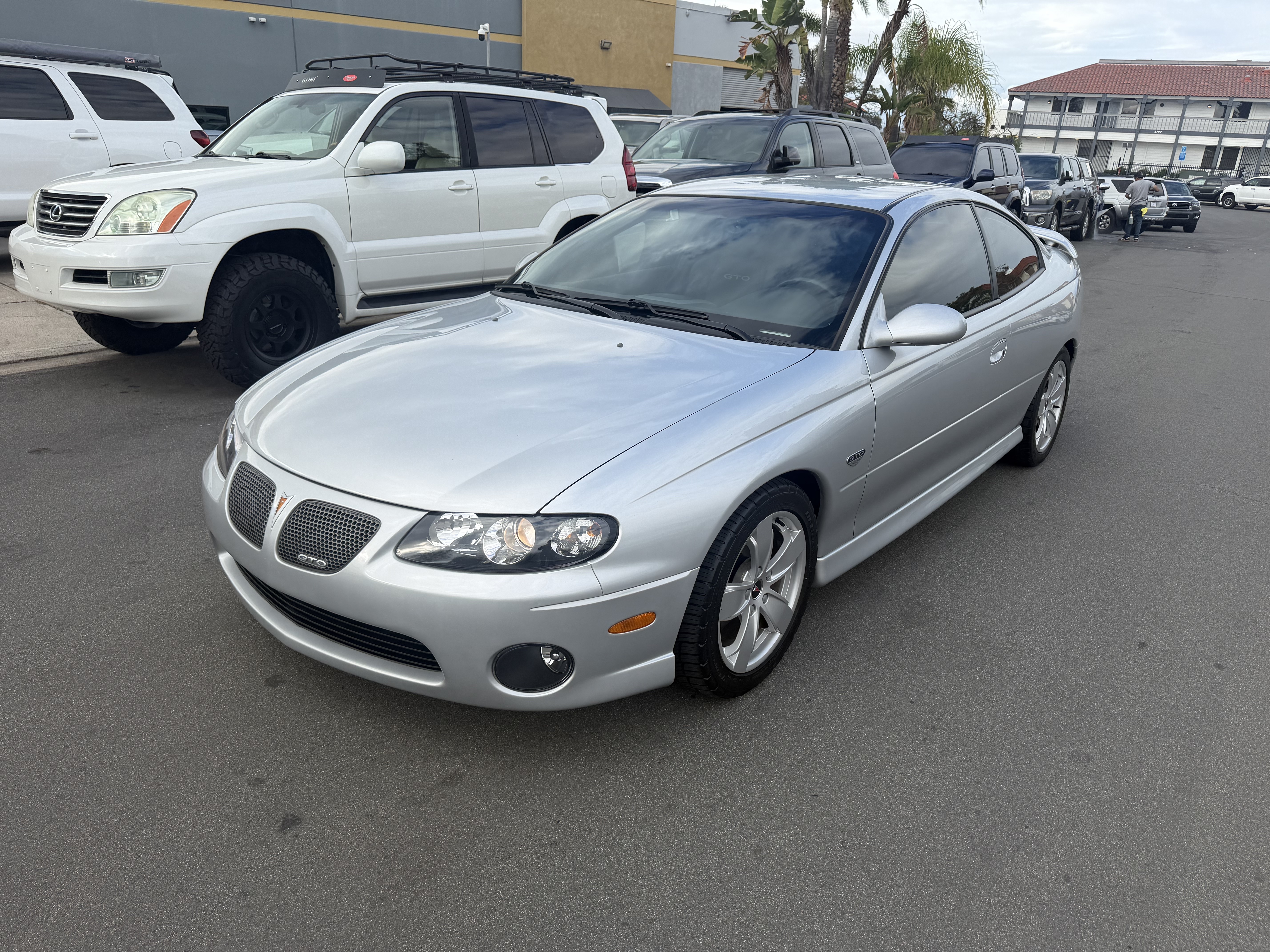 Used 2004 Pontiac GTO UNAVAIL RWD image 6