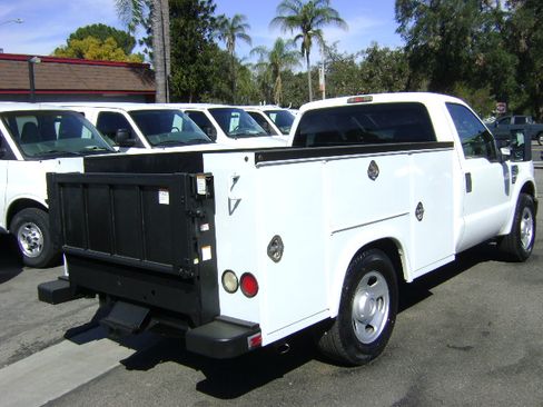 Used 2008 Ford F350 XL image 7