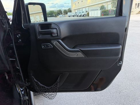 Used 2015 Jeep Wrangler 4WD Unlimited Sport image 80