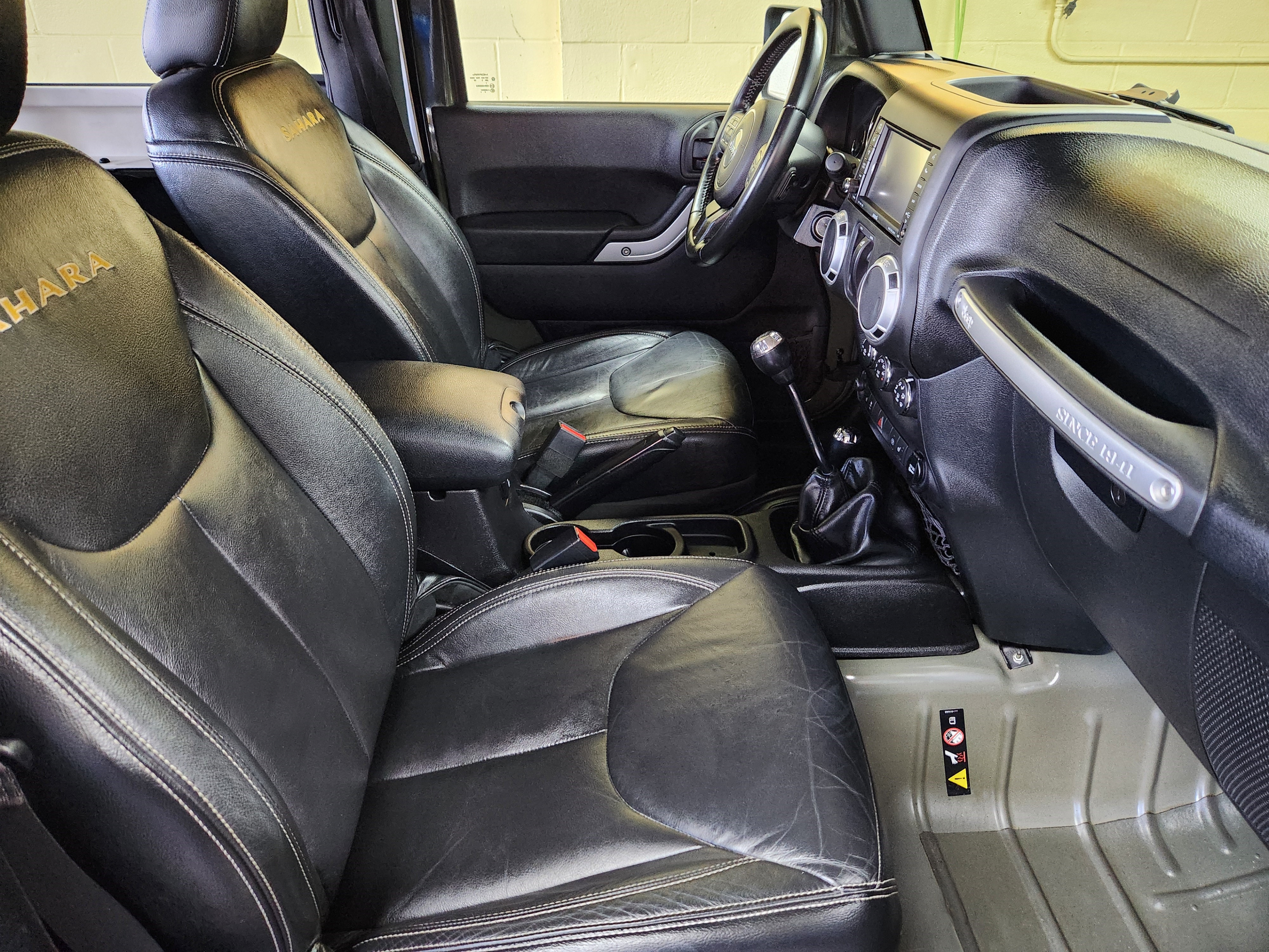 Used 2015 Jeep Wrangler 4WD Sahara image 22