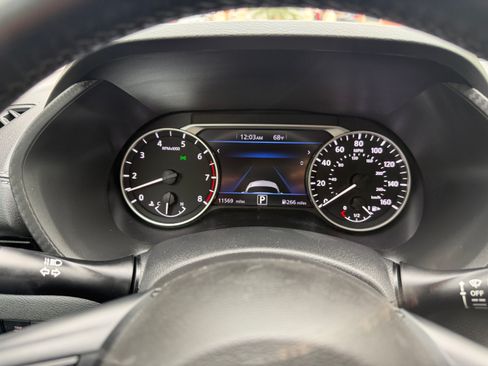 Used 2022 Nissan Sentra SV FWD image 12