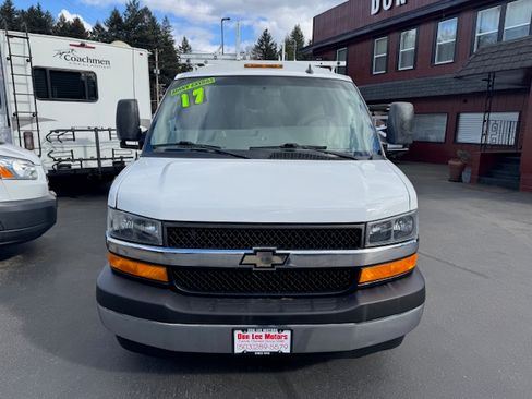 Used 2017 Chevrolet Express 3500 image 32
