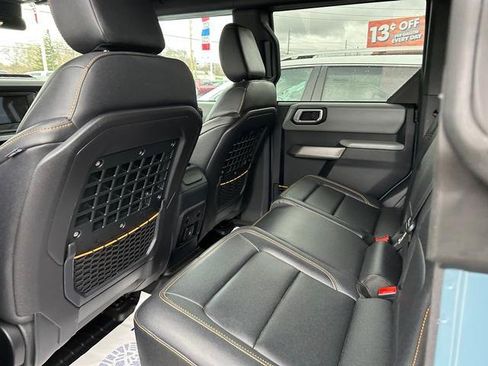 Used 2022 Ford Bronco Badlands image 13