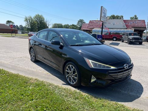 Used 2019 Hyundai Elantra Limited image 6
