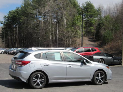 Used 2019 Subaru Impreza 2.0i Sport Premium image 9