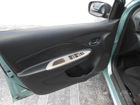 Used 2010 Toyota Yaris Sedan FWD image 8
