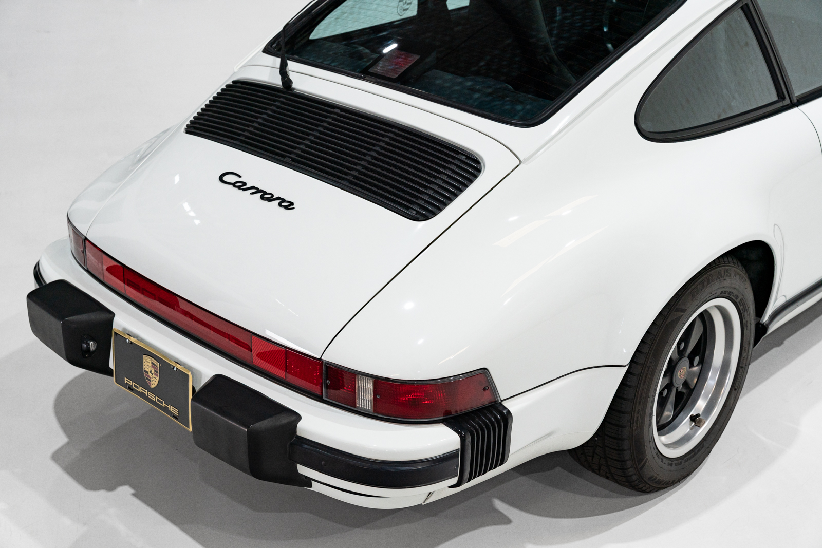 Used 1987 Porsche 911 Carrera Coupe RWD image 43