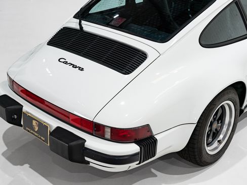 Used 1987 Porsche 911 Carrera Coupe RWD image 43