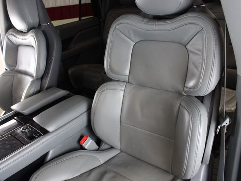 Used 2020 Lincoln Navigator Luxury image 8