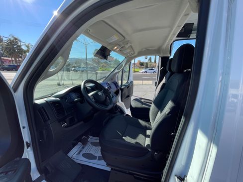 Used 2024 RAM ProMaster 2500 image 5