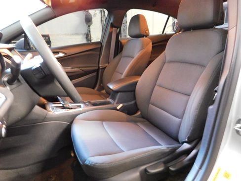 Used 2016 Chevrolet Cruze LT image 4