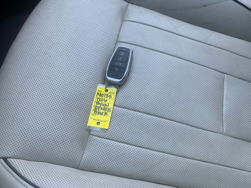 Used 2016 Hyundai Genesis 3.8 image 8