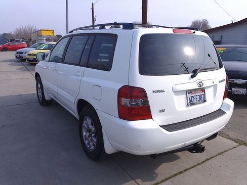 Used 2004 Toyota Highlander image 3