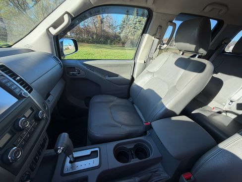 Used 2016 Nissan Frontier SV image 16