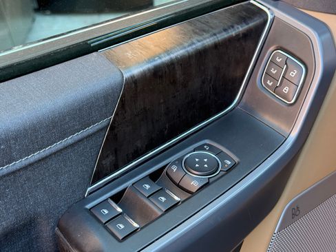 Used 2022 Ford F150 Lariat image 11