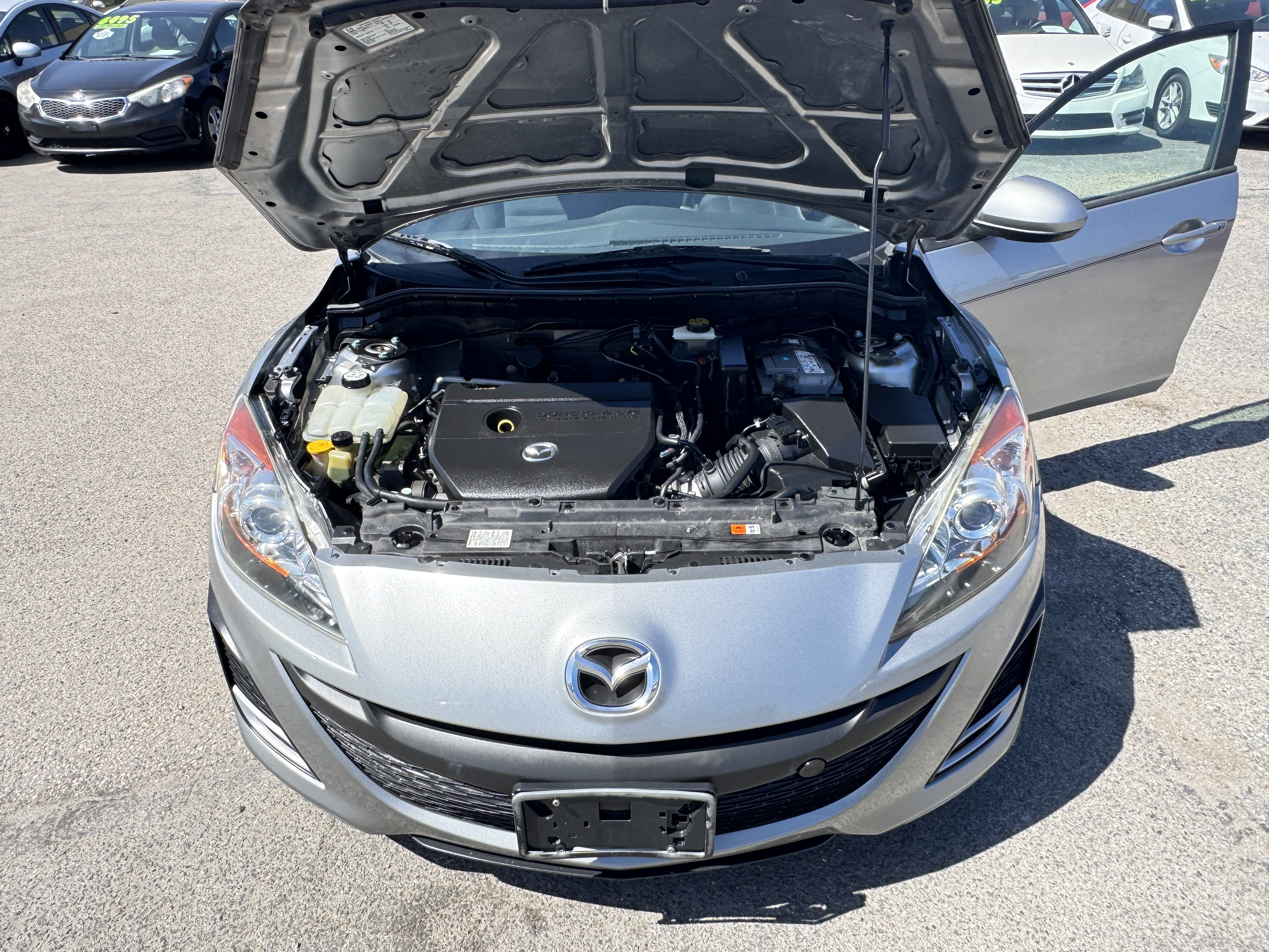 Used 2011 MAZDA MAZDA3 i Sport Sedan FWD image 23
