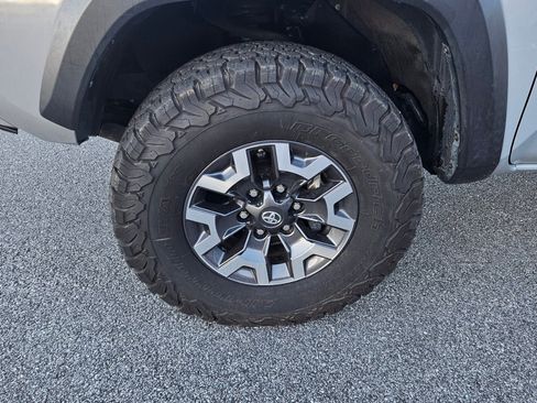 Used 2019 Toyota Tacoma image 8