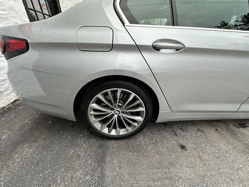 Used 2021 BMW 530i xDrive image 12