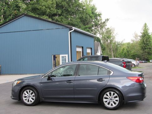 Used 2016 Subaru Legacy 2.5i Premium AWD/4WD image 5