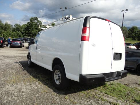 Used 2014 Chevrolet Express 2500 UNAVAIL RWD image 6