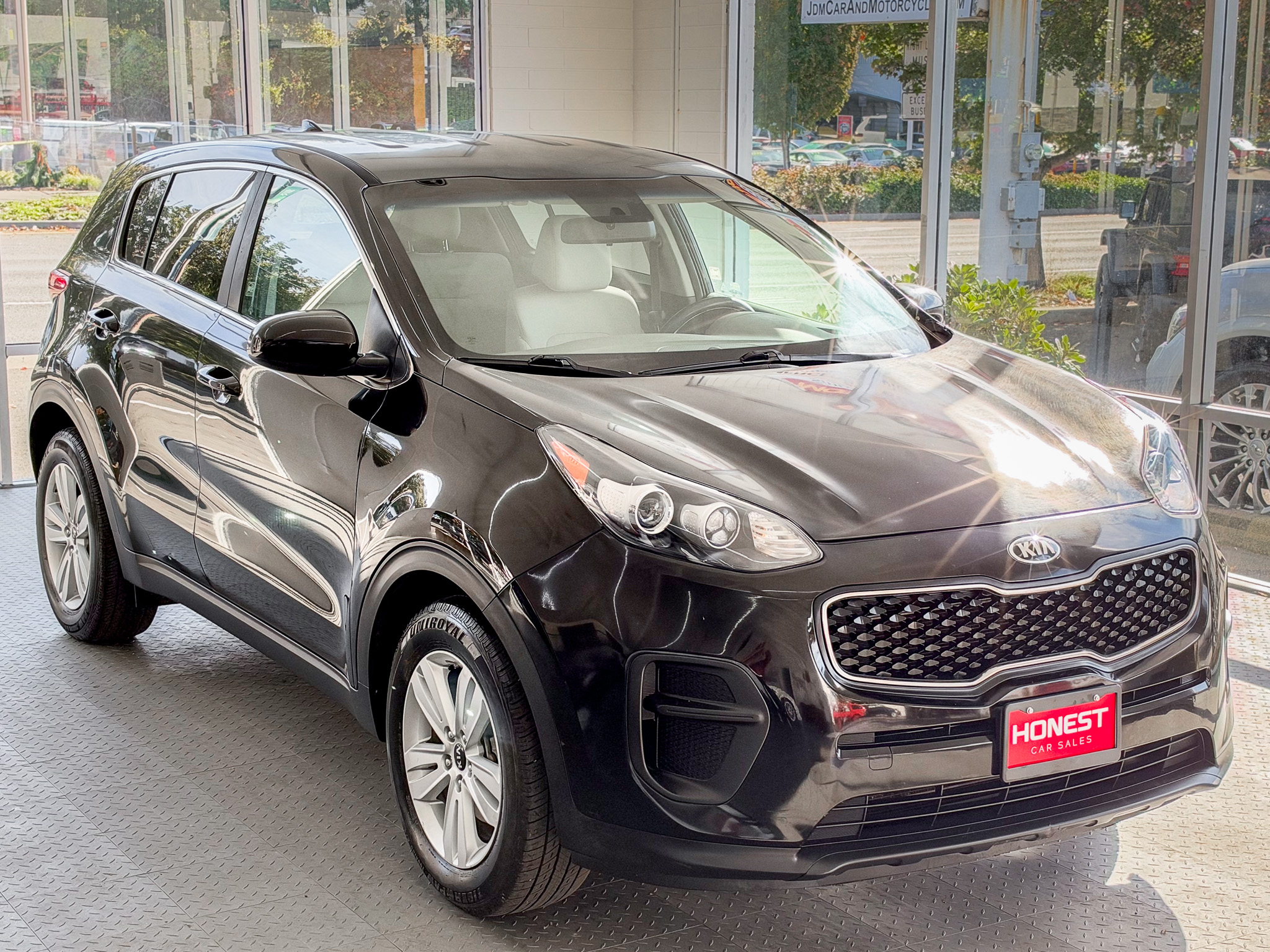 Used 2017 Kia Sportage FWD LX image 1