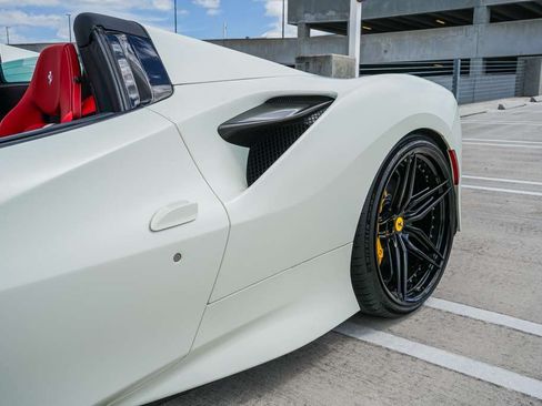Used 2022 Ferrari F8 Spider Spider image 10