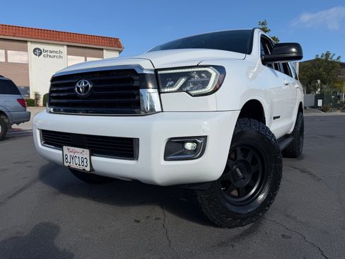 Used 2019 Toyota Sequoia 4WD TRD Sport image 5