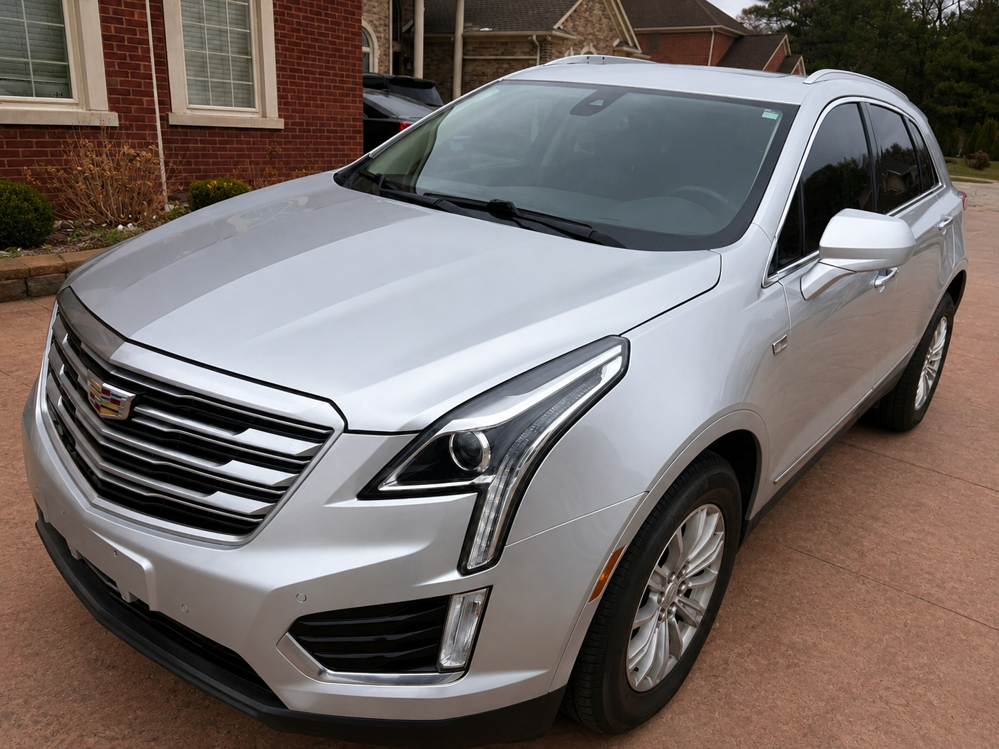 Used 2018 Cadillac XT5 Luxury FWD image 3