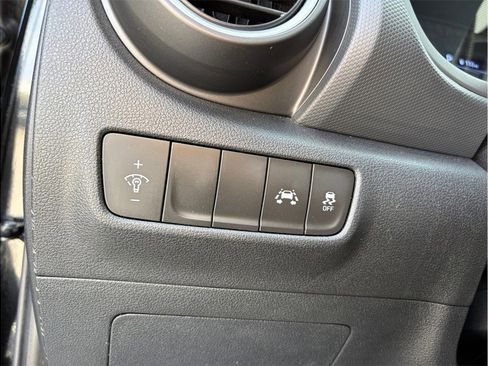 Used 2020 Hyundai Kona SE image 25