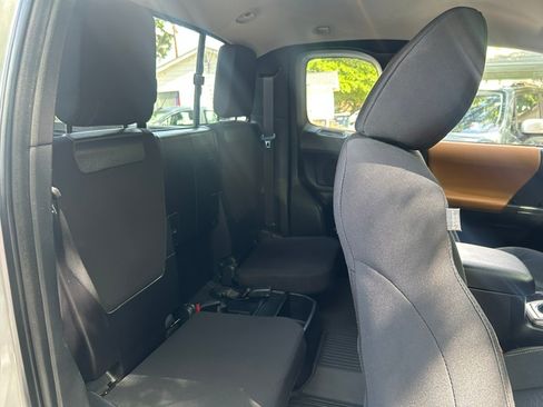 Used 2017 Toyota Tacoma 2WD Access Cab image 20
