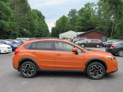 Used 2013 Subaru XV Crosstrek 2.0i Premium AWD/4WD image 9