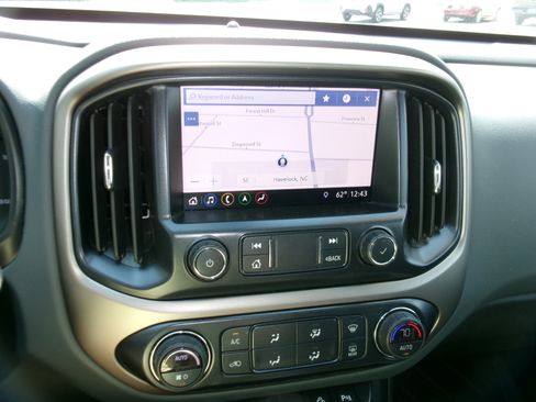 Used 2019 Chevrolet Colorado Z71 image 6