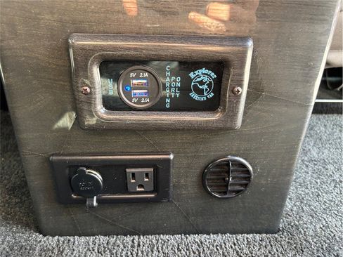 Used 2019 Ford Transit 150 image 36