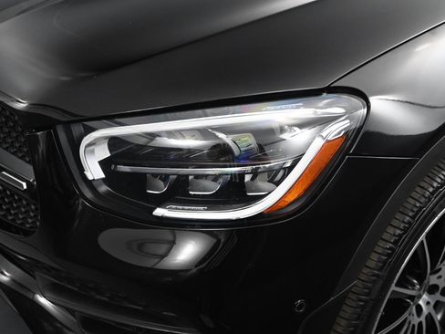 Used 2021 Mercedes-Benz GLC 300 image 9