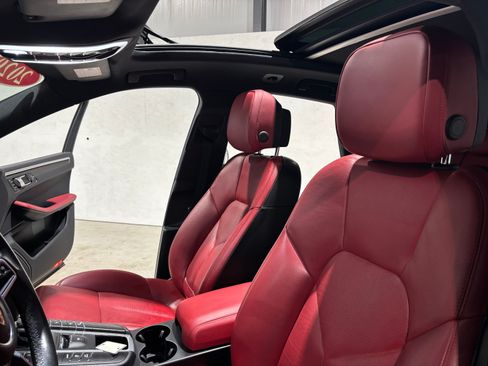 Used 2020 Porsche Macan image 13