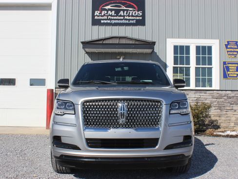 Used 2023 Lincoln Navigator Reserve Sport Utility 4D image 2